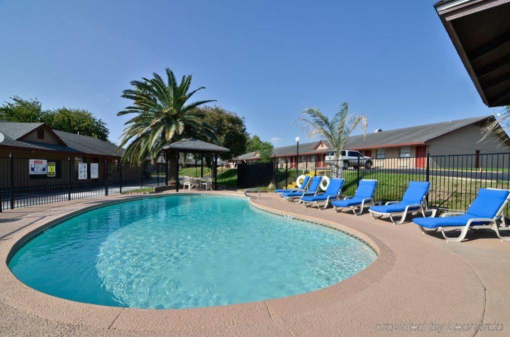 Surestay Hotel By Best Western Zapata Esterno foto