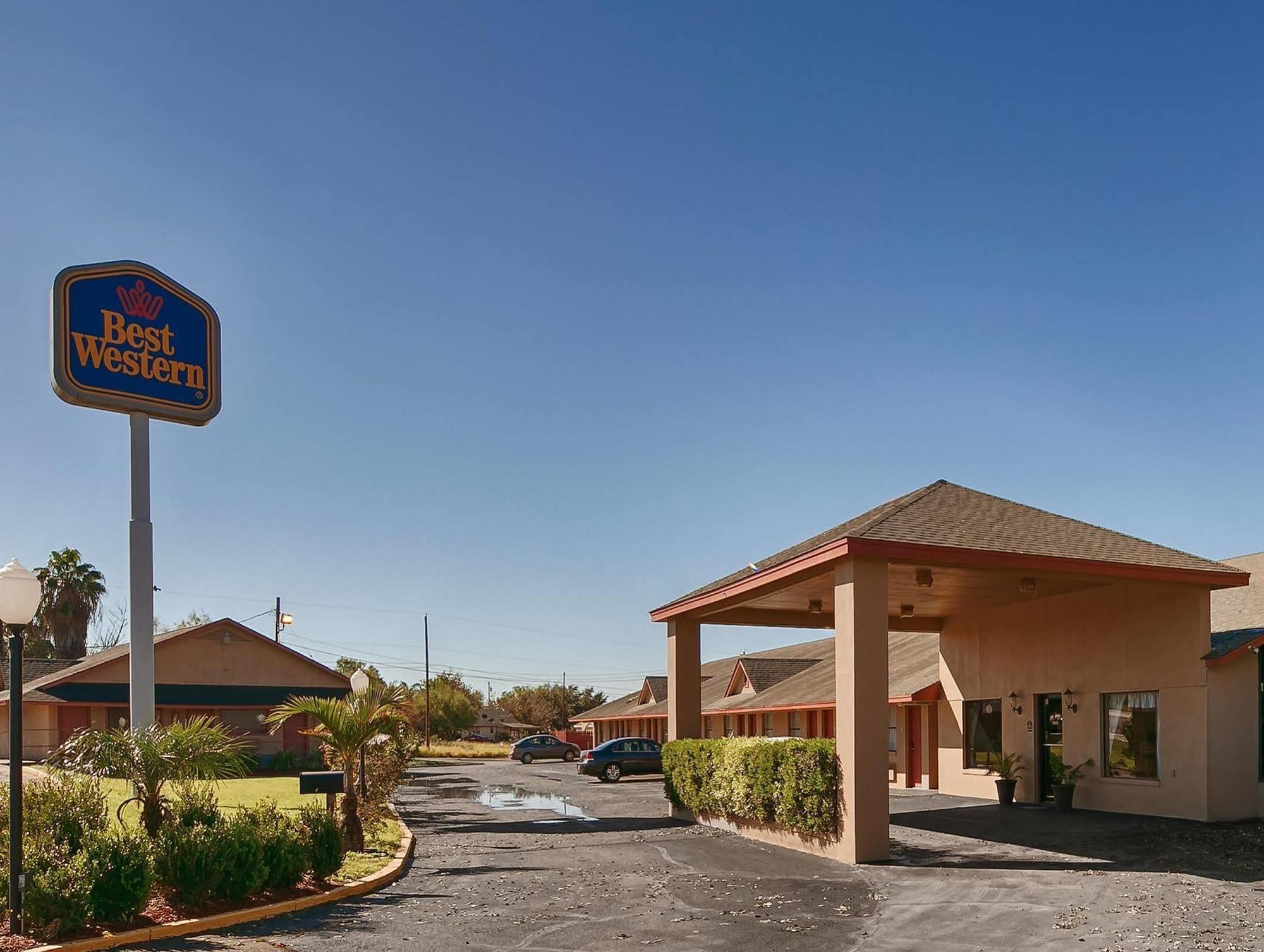 Surestay Hotel By Best Western Zapata Esterno foto