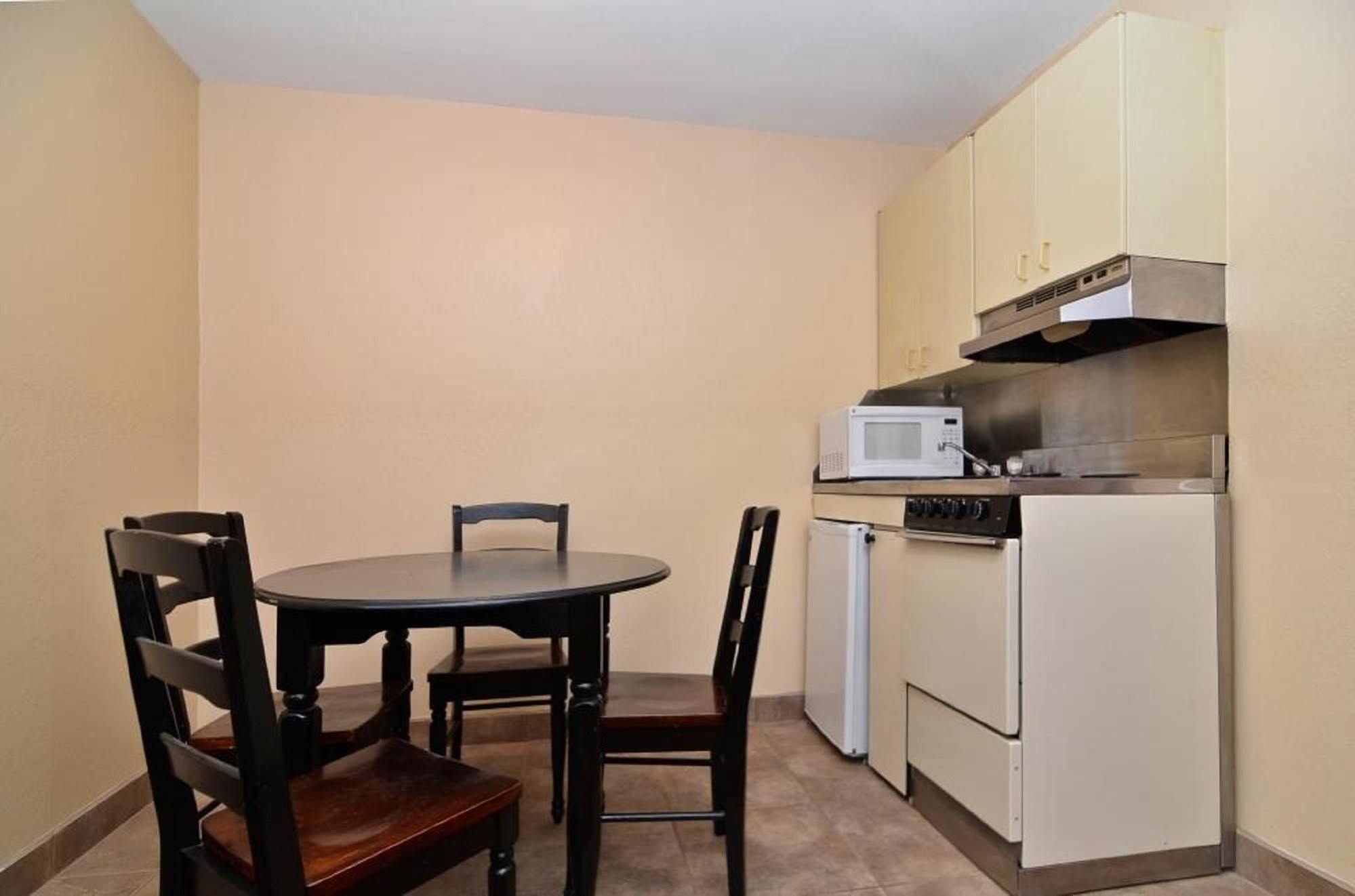 Surestay Hotel By Best Western Zapata Esterno foto