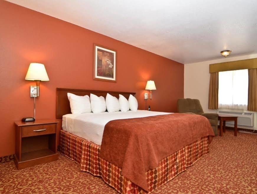 Surestay Hotel By Best Western Zapata Esterno foto