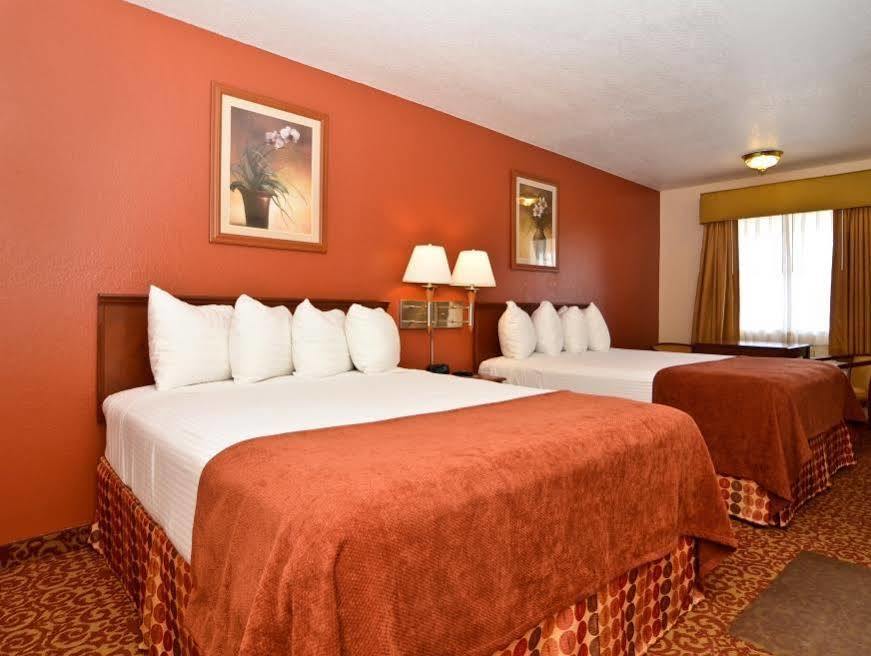 Surestay Hotel By Best Western Zapata Esterno foto
