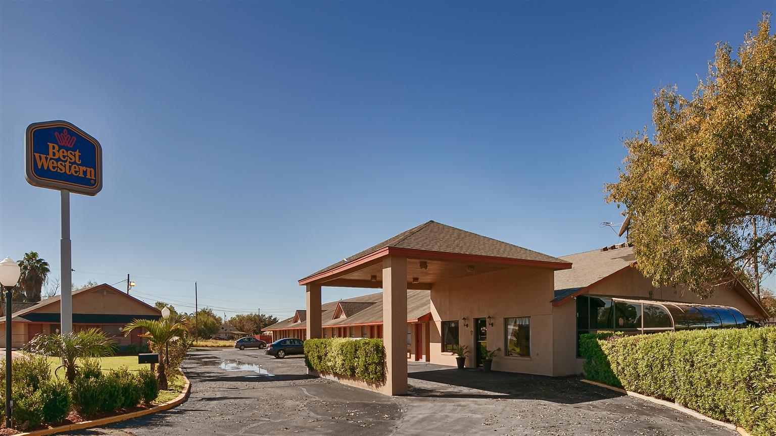 Surestay Hotel By Best Western Zapata Esterno foto